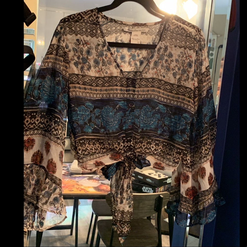 Bell sleeve boho crop top